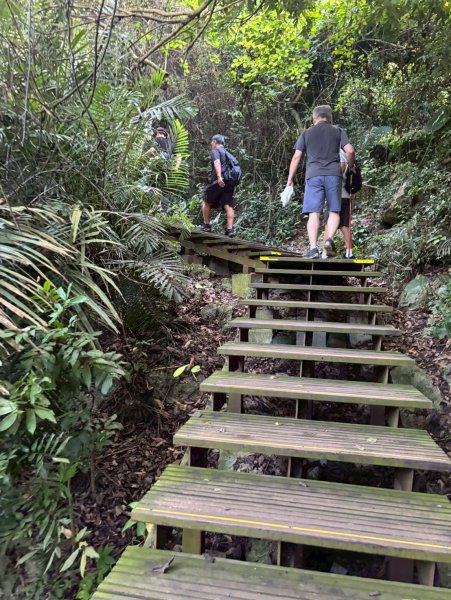 7CB8B55B-5E2B-4697-90CC-FE..